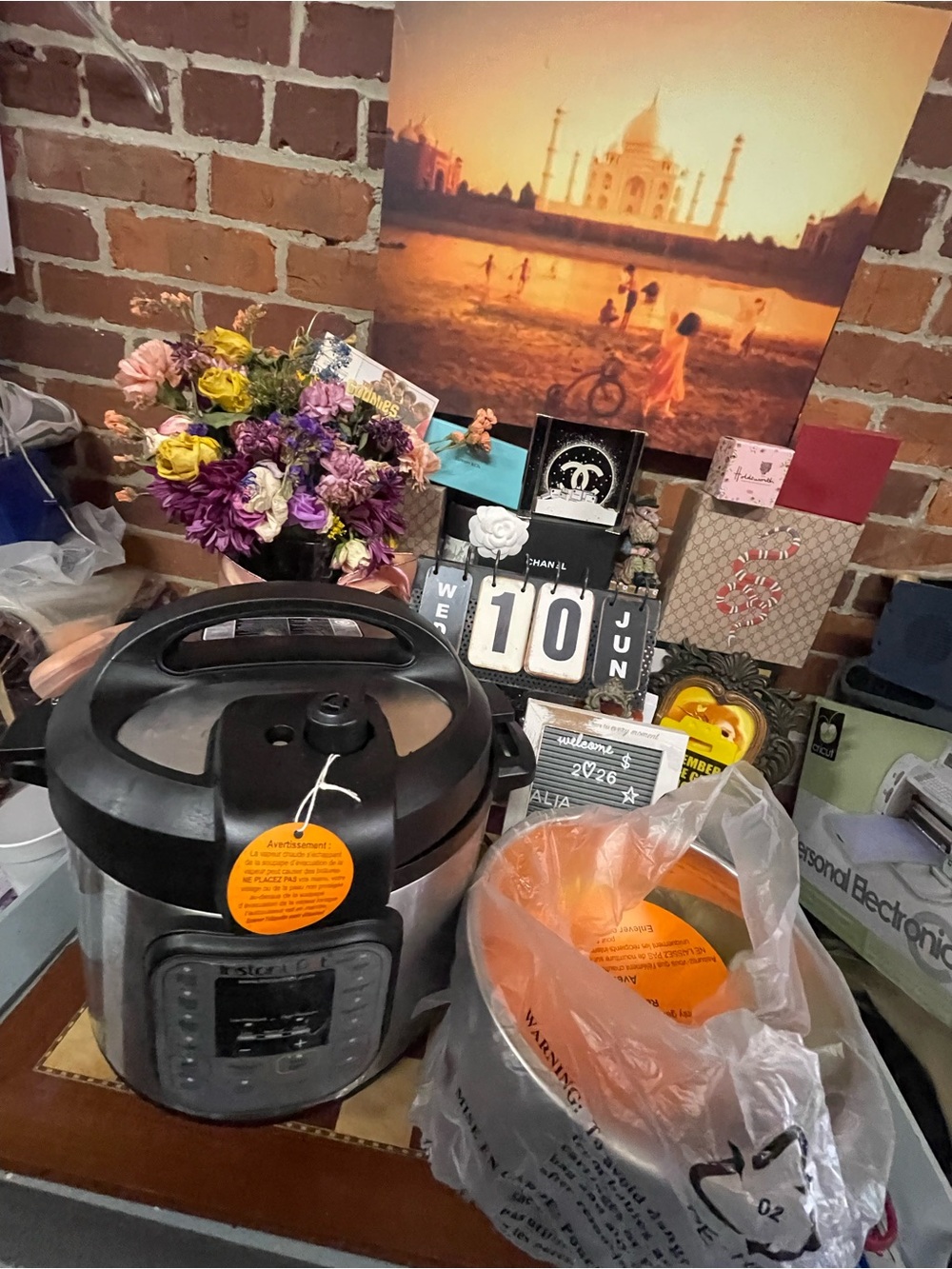 Instant Pot Duo 7-in-1 electric pressure cooker, a stainless steel finish - Picture 6 of 15